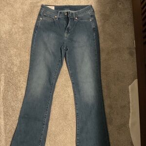 GAP Women's Flared Jeans in Medium Blue Wash